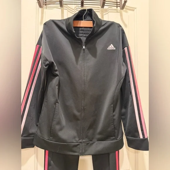 Adidas track suit
Pink black 14-16 sweats - Picture 10 of 12